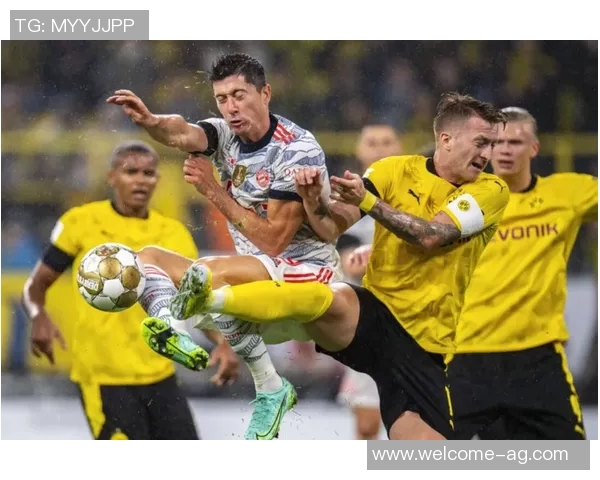 诺伊尔失误引发队内调侃或因刮胡子后的运气回归 诺伊尔失误引发队内调侃或因刮胡子后的运气回归